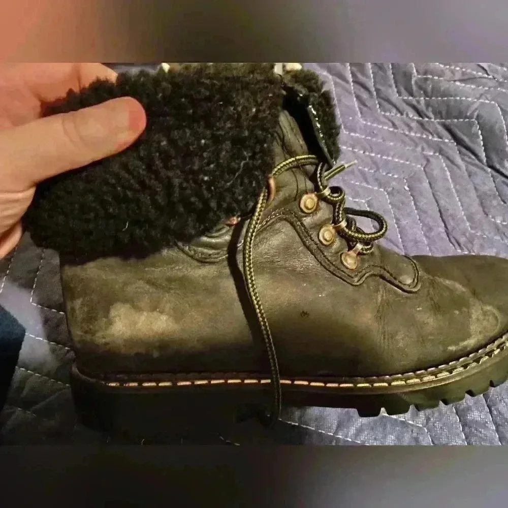 Lady's sorel boots - 2 FOR 25$ SALE‎ (#741)